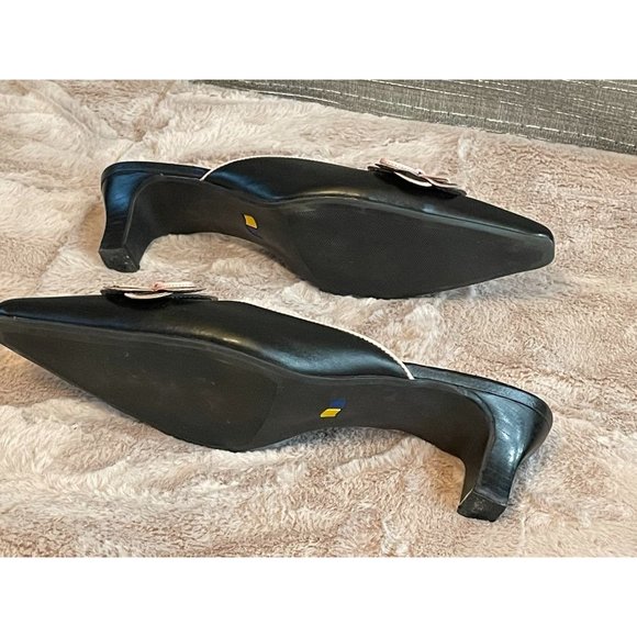 ⭐️⭐️ Women's 11w Cloudwalker with a kitten heel and adorable flower embellishmen - Picture 5 of 5